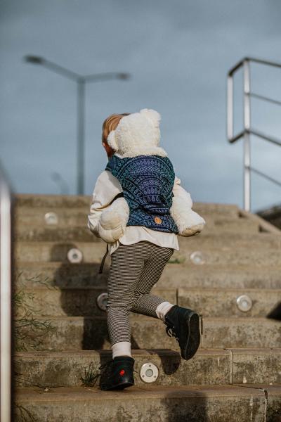 LennyLamb Puppentragehilfe mit Schnallen Peacock's Tail - dunkelblau